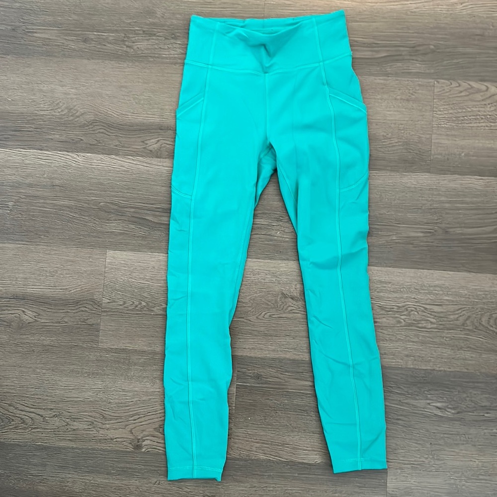 Lululemon leggings with side pocket